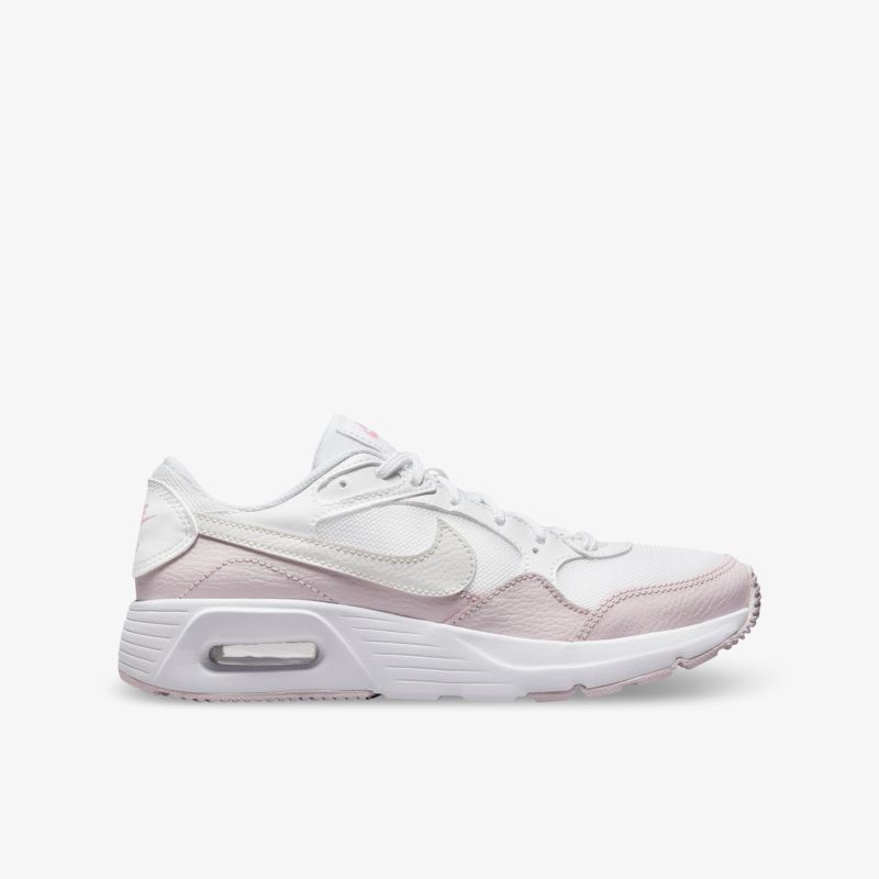 Moderner weißer Sneaker mit stylischer Silhouette und optimaler Dämpfung für höchsten Komfort und vielseitigen Stil.