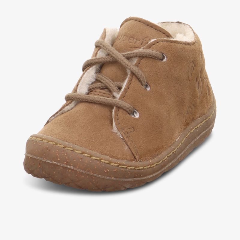 Bequemer, robuster Schuh mit warmem Innenfutter und rutschfester Sohle. Perfekt für kühle Tage.