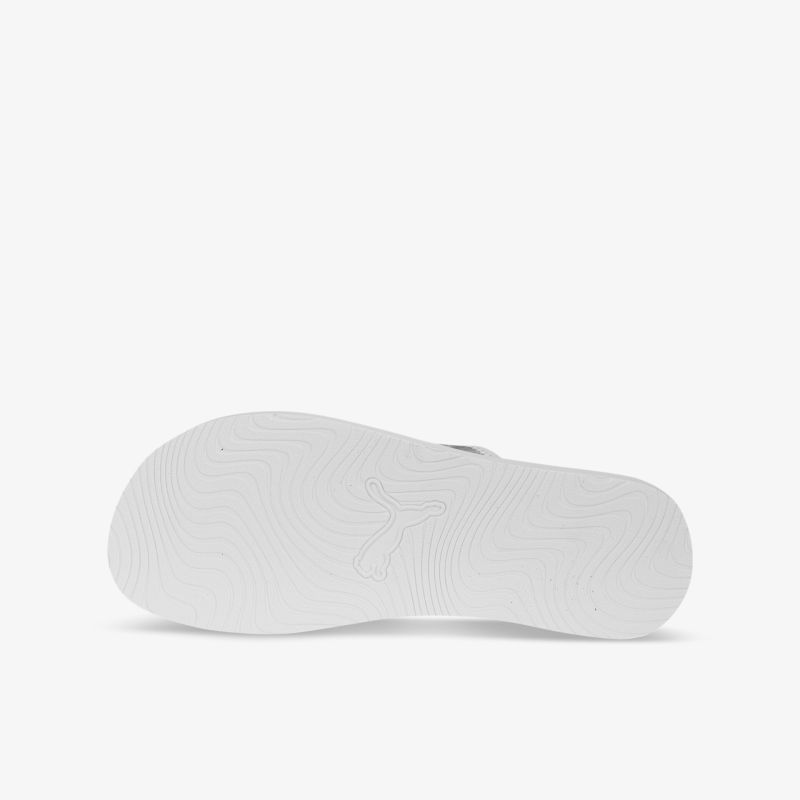 Bequeme und langlebige Schuhsohle mit rutschfester Oberfläche für optimalen Tragekomfort.