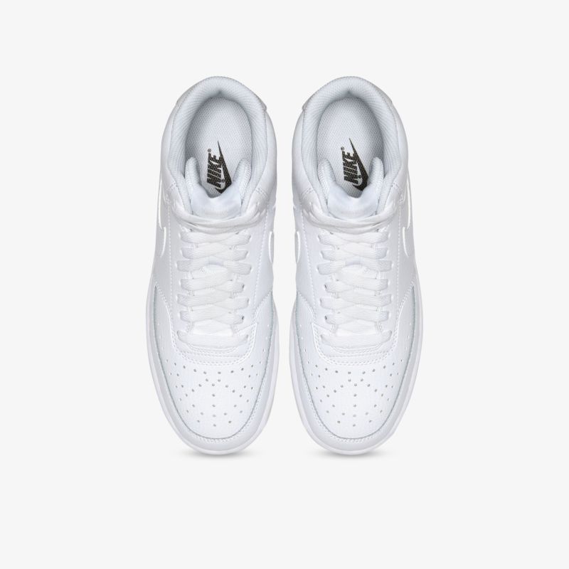 Klassische weiße Sneaker aus Leder mit hohem Tragekomfort und sportlichem Design, ideal für Freizeitoutfits.