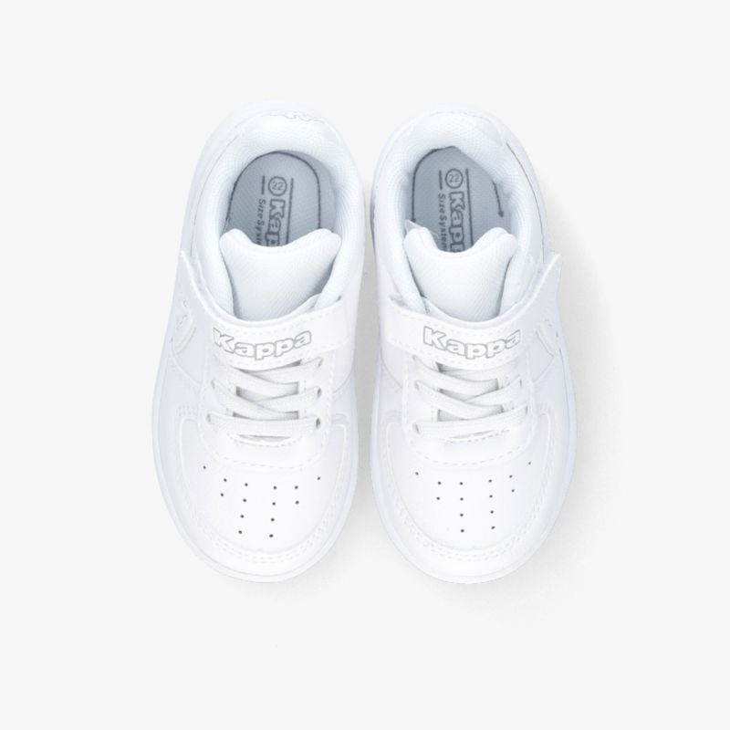 Klassische weiße Sneaker mit Klettverschluss und Schnürung, ideal für vielseitigen Gebrauch und hohen Komfort.