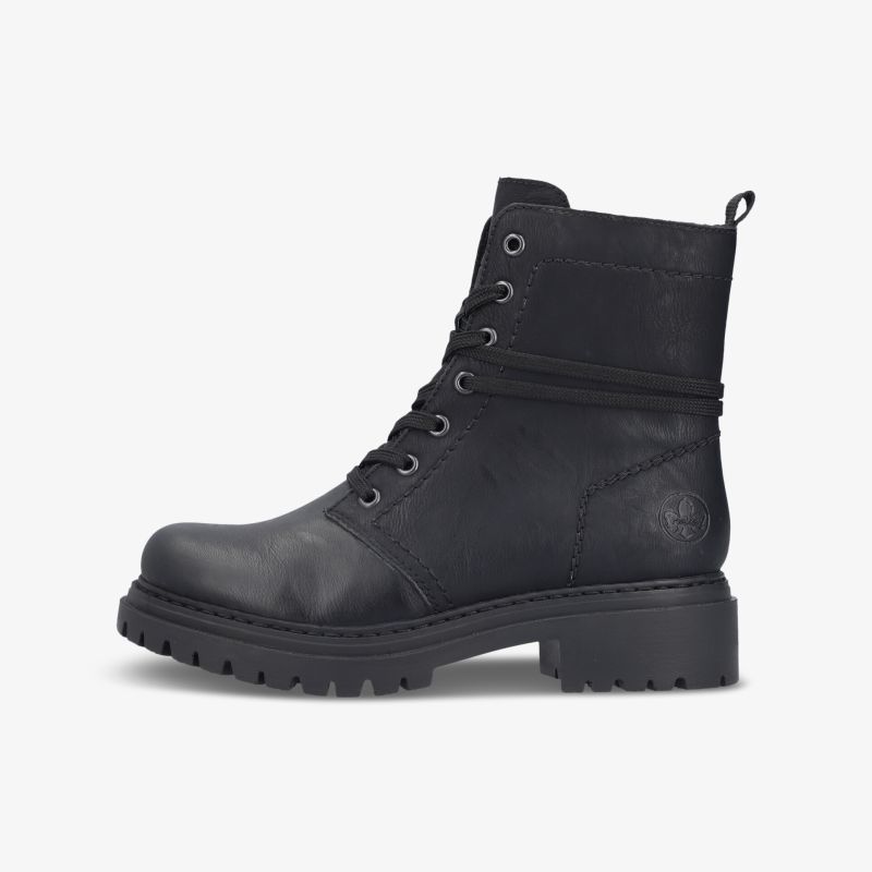 Robuster schwarzer Schnürstiefel mit profilierter Sohle und komfortablem Design für Alltag und Outdoor