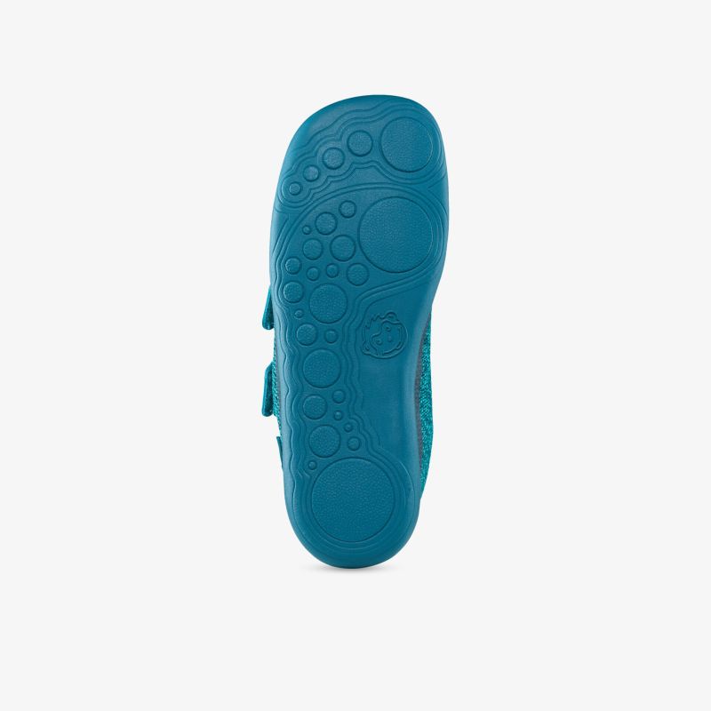 Bequemer und strapazierfähiger Schuh mit rutschfester Sohle und modischem Design für optimalen Halt.