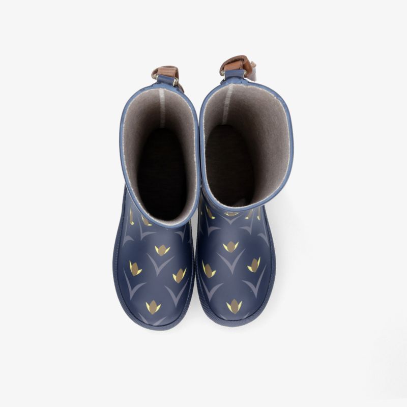 Modische Gummistiefel mit blauem Blumenmuster für optimalen Tragekomfort und Schutz bei Regenwetter.