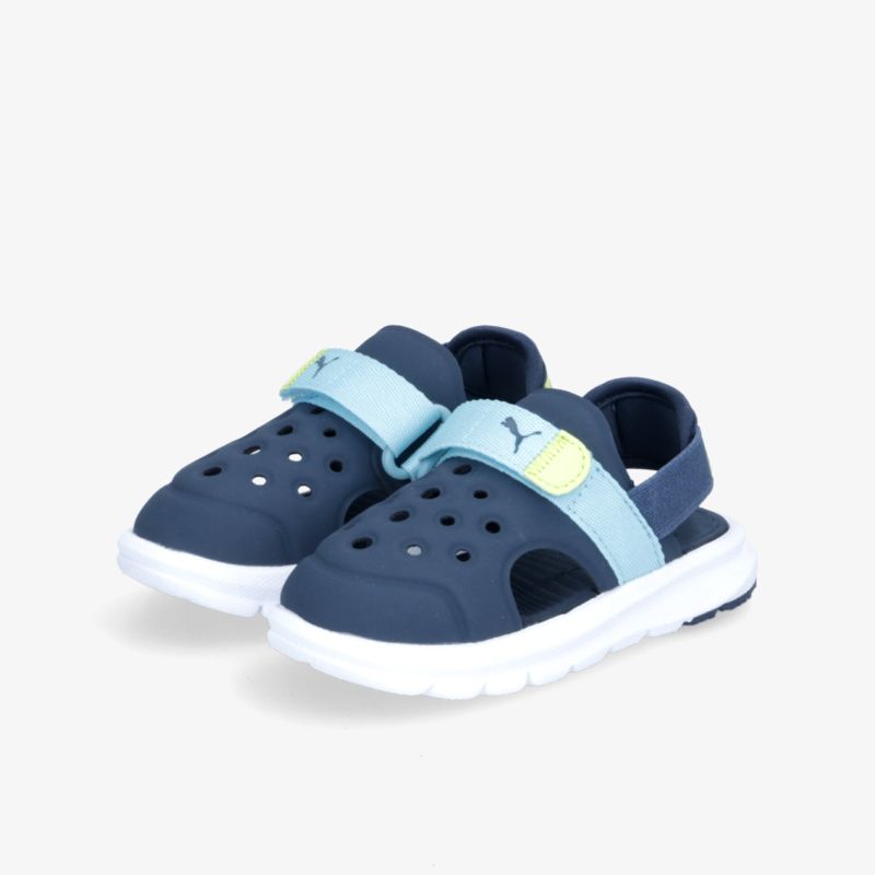 Bequeme und leichte Sandalen mit verstellbarem Riemen und rutschfester Sohle für vielseitigen Einsatz.