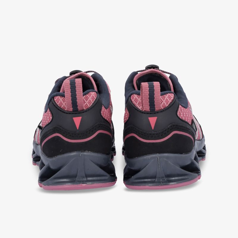 Stylische und robuste Schuhe in Blau und Pink mit rutschfester Sohle, ideal für sportliche Aktivitäten.