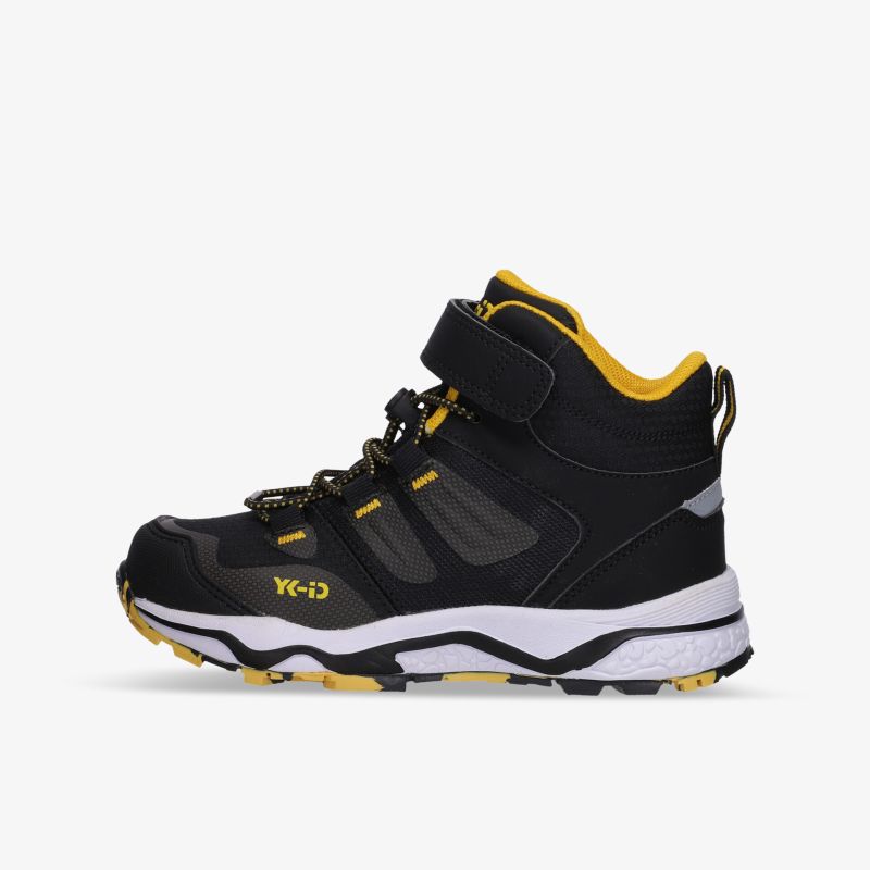 Wanderschuh in Schwarz mit gelben Akzenten, rutschfeste Sohle, für Outdoor-Abenteuer und hohen Komfort.