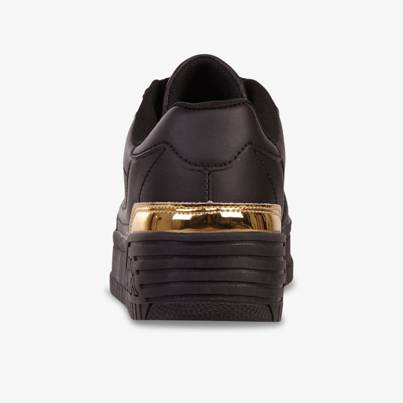 Schwarzer Sneaker mit auffälligem goldenen Akzent am Absatz, ideal für stilsichere Auftritte und maximalen Komfort.