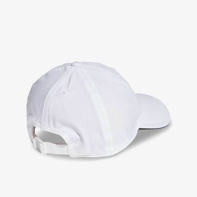 Elegante weiße Baseballcap mit verstellbarem Verschluss für optimalen Tragekomfort und stilvolle Optik.