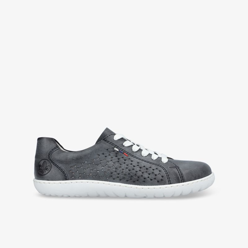 Leichter schwarzer Sneaker mit atmungsaktivem Obermaterial und rutschfester weißer Sohle in klarer Seitenansicht