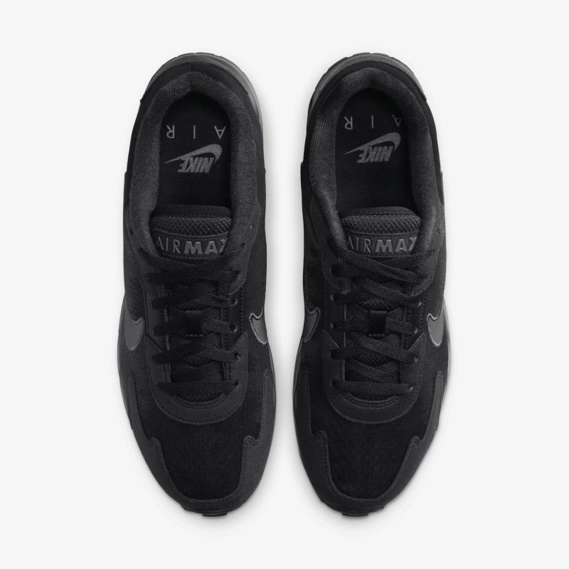 Schwarzes Sneaker-Paar in Draufsicht, bequem, leicht und vielseitig für Alltag und Sport geeignet