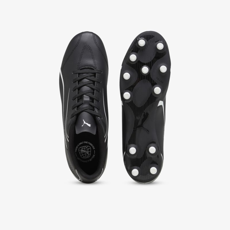 Schwarzer Fußballschuh mit rutschfester Sohle und optimaler Passform, frontale Ansicht und Profil der Sohle sichtbar