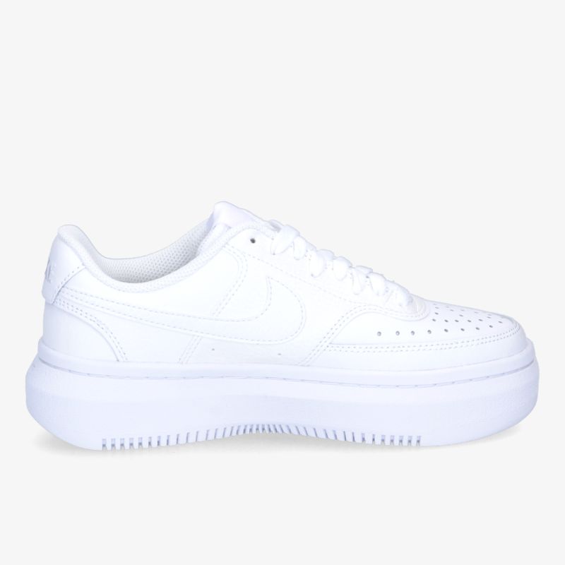 Moderner weißer Sneaker in Lederoptik mit rutschfester Sohle und komfortabler Passform für vielseitigen Stil.