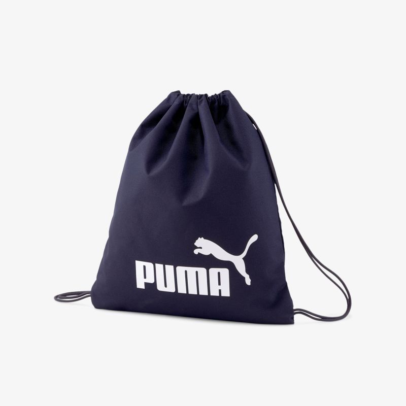 Puma Turnbeutel mit Kordelzug in Dunkelblau und prominentem weißen Logo, ideal für Sport und Freizeit.