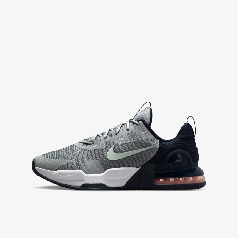 Grauer Sneaker mit moderner Dämpfung und atmungsaktivem Obermaterial für maximalen Komfort und Stil.