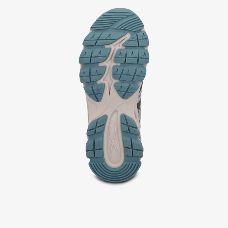 Langlebige Sohle mit rutschfestem Profil für maximalen Komfort und Stabilität.