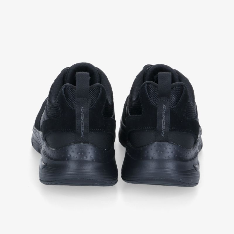 Elegante schwarze Sneaker mit strapazierfähigem Design und modernem Look, ideal für Sport und Freizeit.