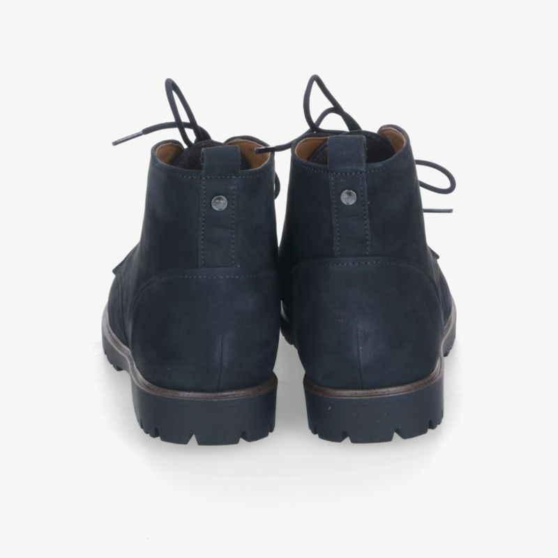Robuste schwarze Halbschuhe aus hochwertigem Leder mit komfortabler Sohle und eleganter Schnürung, Rückansicht
