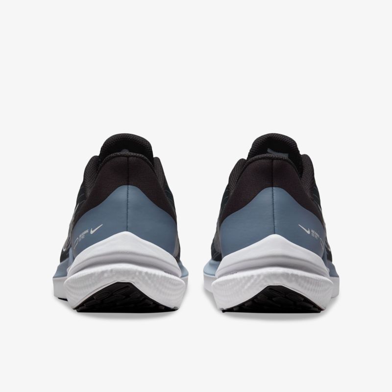 Moderne Sportschuhe mit rutschfester Sohle und stoßdämpfender Dämpfung für optimalen Komfort.