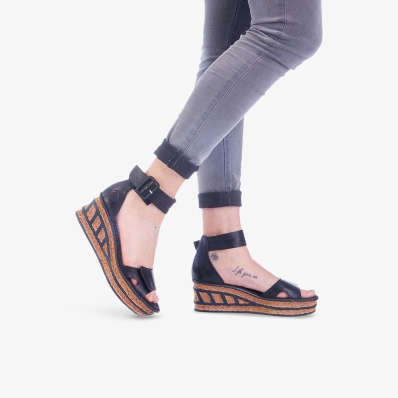 Modische Sandalen mit komfortablem Keilabsatz und verstellbaren Riemen für optimalen Tragekomfort