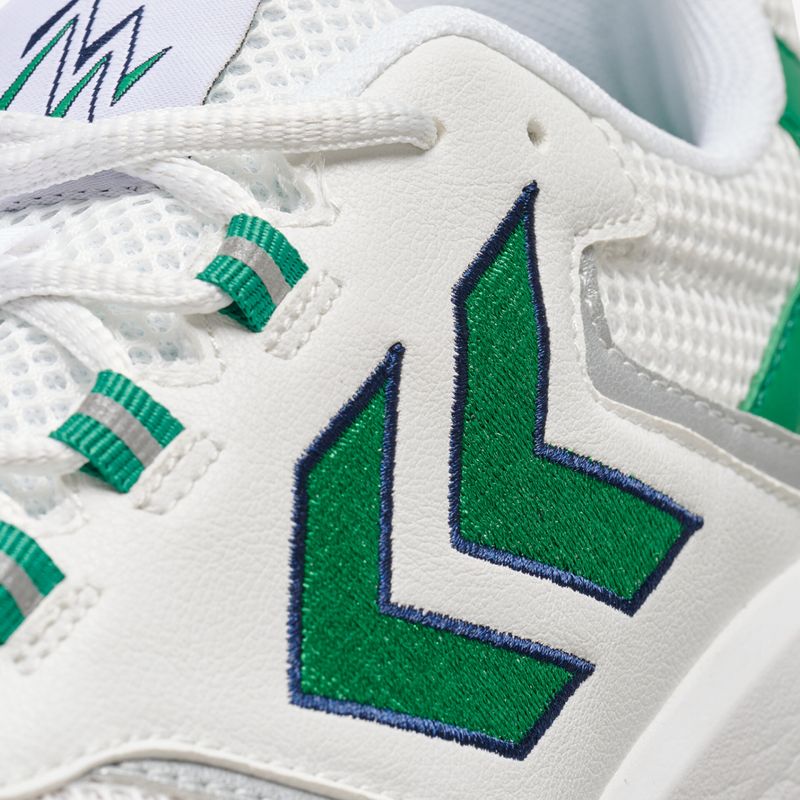 Moderner Sportschuh mit grünem Detail und stilvollem Design für täglichen Komfort und sportliche Aktivitäten.