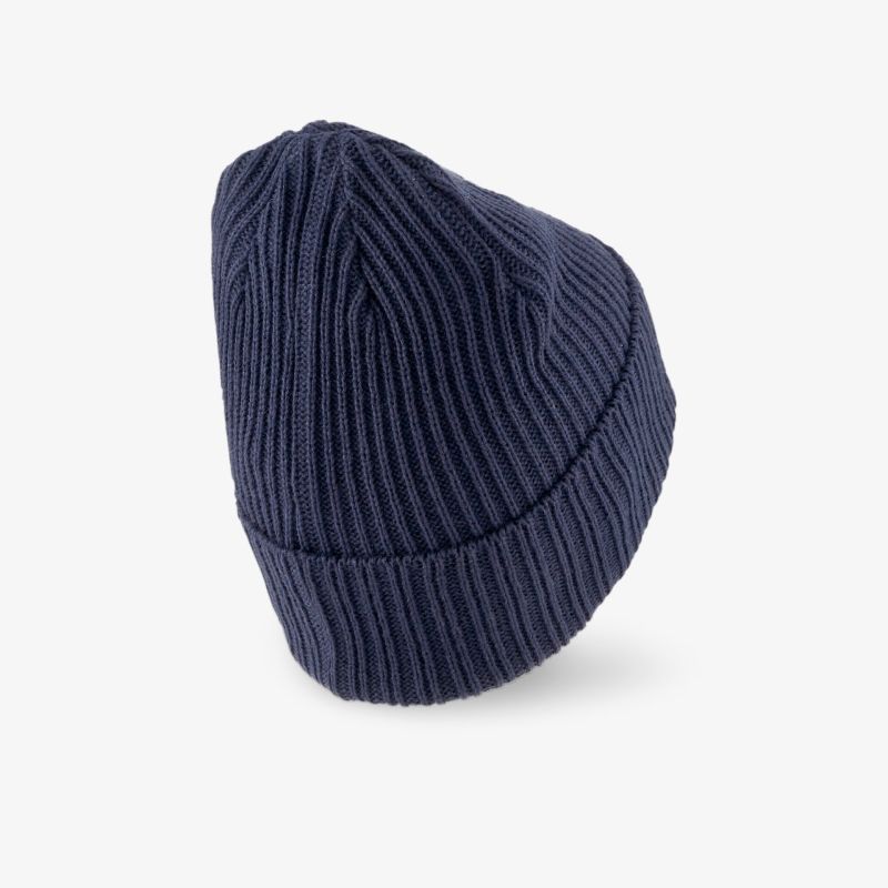 Weiche, stilvolle Strickmütze in Dunkelblau für optimalen Tragekomfort und Wärme an kalten Tagen.