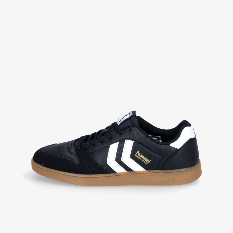 Moderner schwarzer Sneaker mit weißem Logo und rutschfester Gummisohle, komfortabel und strapazierfähig