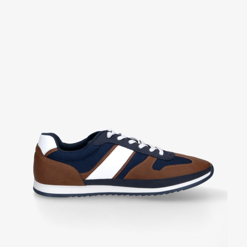 Sportlicher Sneaker seitlich mit braunen und blauen Akzenten, weißem Streifen und profilierter Sohle