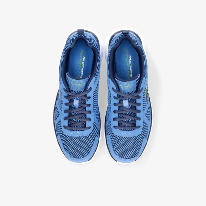 Blaue Sneakers mit atmungsaktivem Mesh und bequemer Passform. Perfekt für sportliche Aktivitäten und Freizeit.