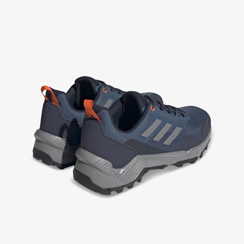 Strapazierfähige Wanderschuhe mit rutschfester Sohle und bequemem Design für ultimativen Outdoor-Komfort.