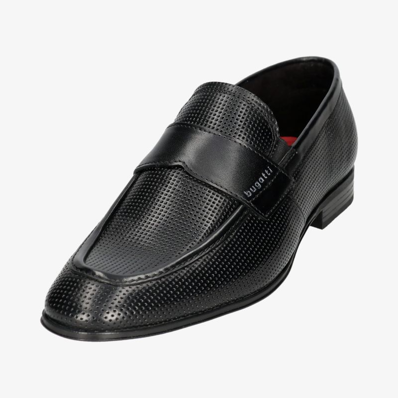Eleganter schwarzer Lederschuh mit feiner Perforation und bequemen Slip-on Design, klassisch und stilvoll