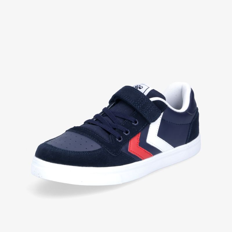 Blauer Sneaker mit weißer Sohle und rotem Akzent, ideal für sportliche Aktivitäten und Freizeit.