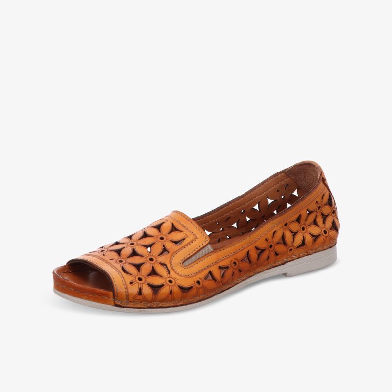 Leichter brauner Lederschuh mit offener Vorderseite und atmungsaktivem Design, ideal für komfortablen Sitz