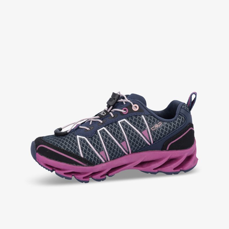 Kompakter Laufschuh in Schwarz und Lila mit stabiler Sohle und atmungsaktivem Mesh-Obermaterial.