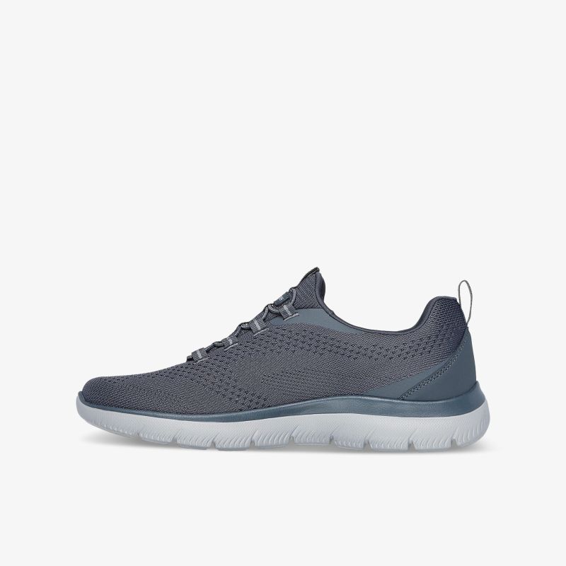 Leichter grauer Sneaker mit atmungsaktivem Material, flexibler Sohle und gepolstertem Schuhrand, seitliche Ansicht