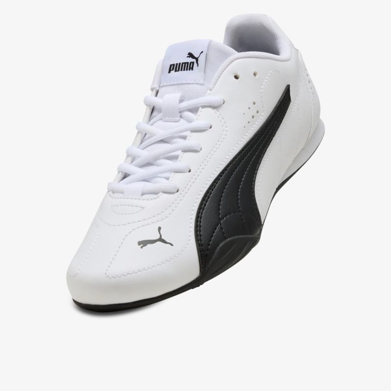 Moderner weißer Sportschuh mit schwarzem Puma Logo und schnittigem Design für optimalen Tragekomfort