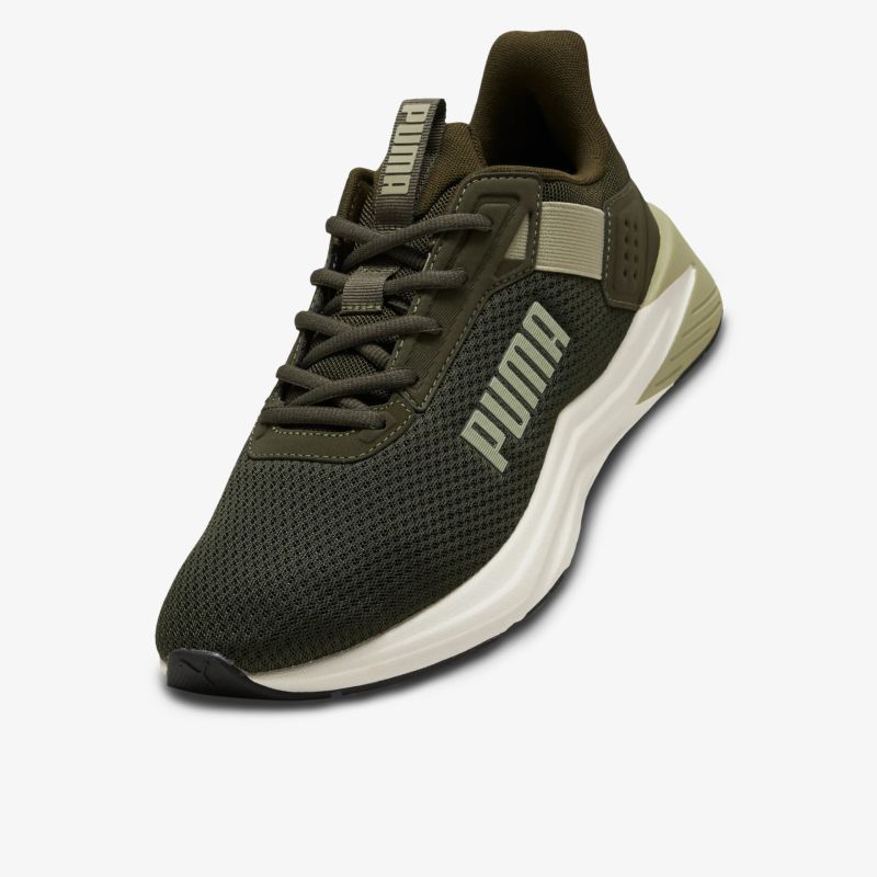 Sportlicher Schuh mit atmungsaktivem Obermaterial und robuster, leichter Sohle für optimalen Tragekomfort