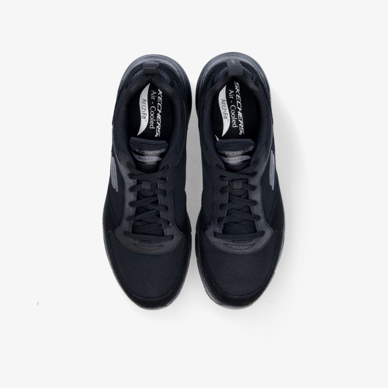 Schwarze Sneaker mit modernem Design und hohem Tragekomfort, ideal für Alltag und Sportaktivitäten.