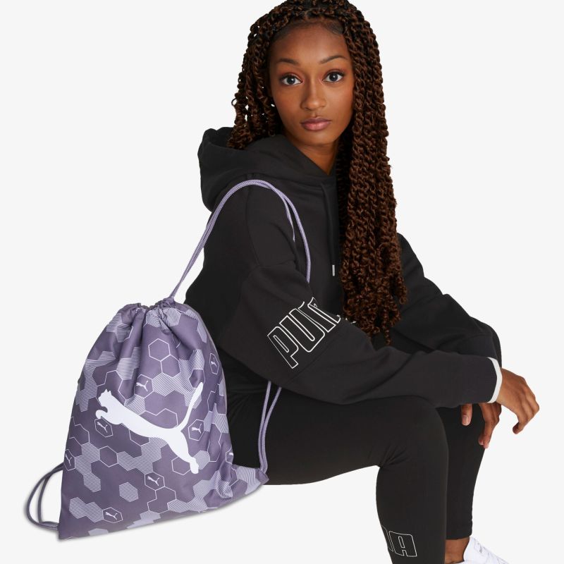 Moderner Sportbeutel von Puma in Lila mit bequemen Trägern, ideal für Fitness und Freizeitaktivitäten.