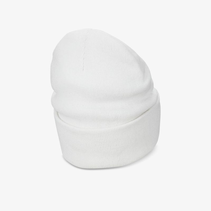 Weiße Mütze mit komfortabler Passform, ideal für kalte Tage und ein stilvolles Accessoire für jeden Look.