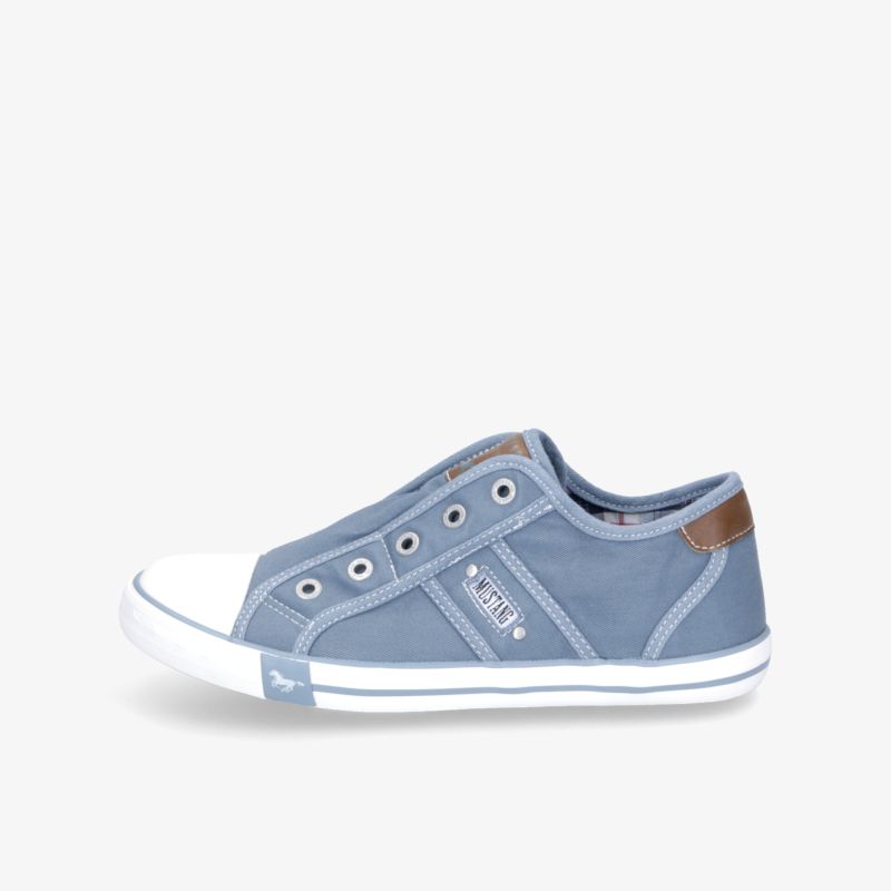 Blauer Sneaker mit elastischen Einsätzen und robuster, leichter Sohle in seitlicher Ansicht