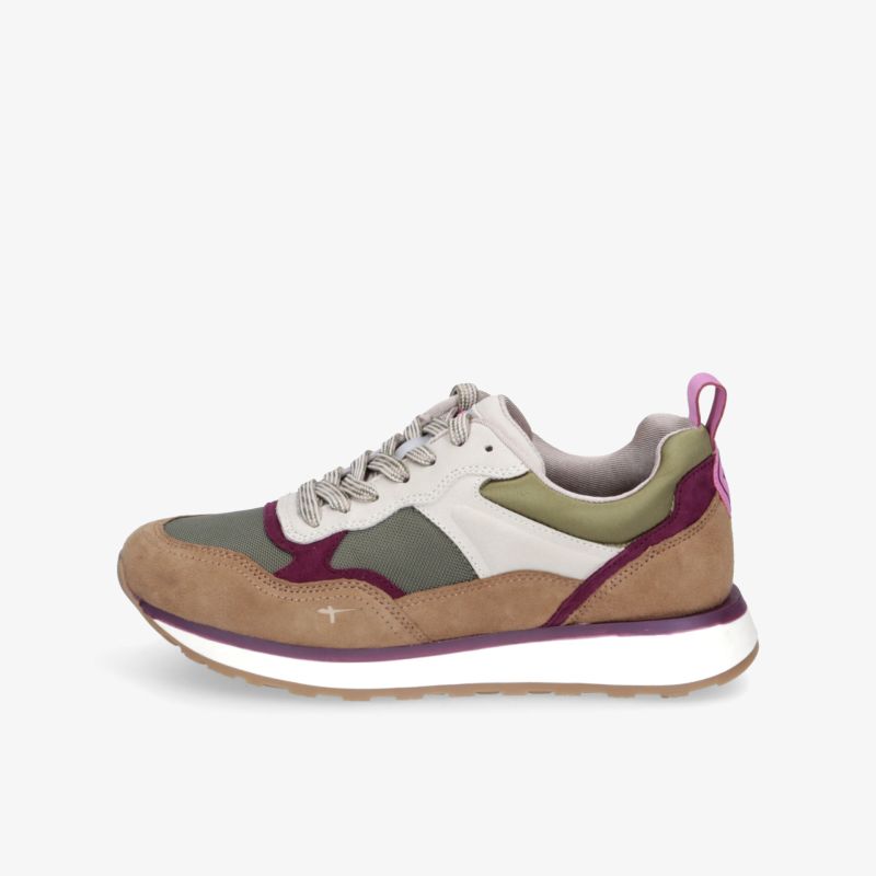 Beiger Sportschuh mit grünen und rosa Akzenten, robuste Sohle und gepolsterter Kragen, seitliche Ansicht