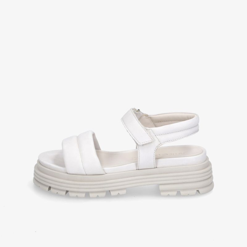 Weiße Sandalen mit bequemen Plateausohle und verstellbarem Riemen, ideal für den Sommer.