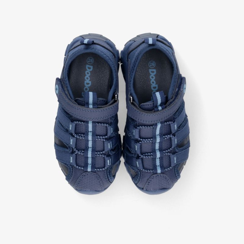 Robuste blaue Outdoor-Sandalen mit verstellbaren Riemen und rutschfester Sohle, bequem und atmungsaktiv