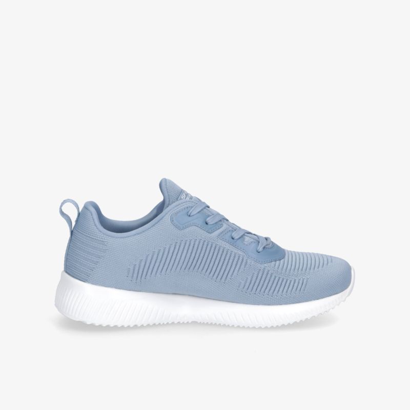 Leichter blauer Laufschuh in klarer Seitenansicht mit komfortabler Passform und rutschfester Sohle.