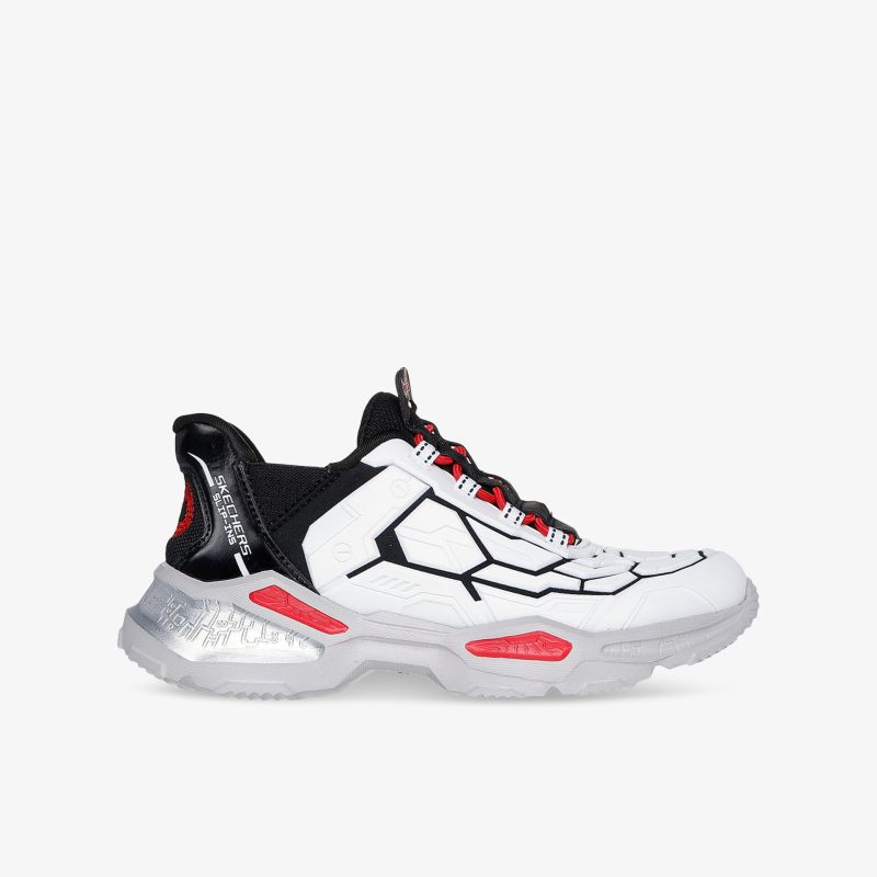Moderner Sportschuh mit robustem Profil, atmungsaktivem Material und dynamischem Design in Weiß, Schwarz und Rot