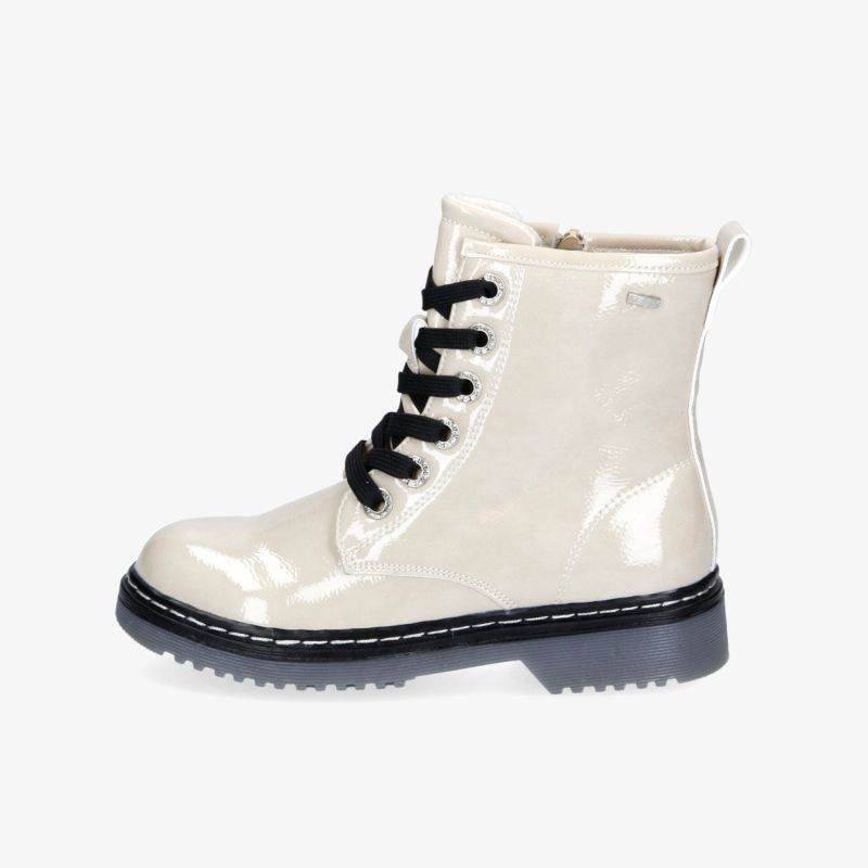 Modische Stiefelette in Lederoptik mit robuster schwarzer Sohle und Schnürung für stilvolle Outfits.
