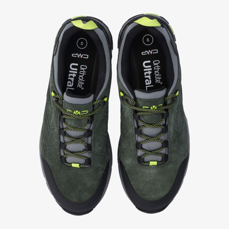 Grüne Outdoor-Schuhe mit rutschfester Sohle und bequemem Schnürverschluss, ideal für sportliche Aktivitäten.