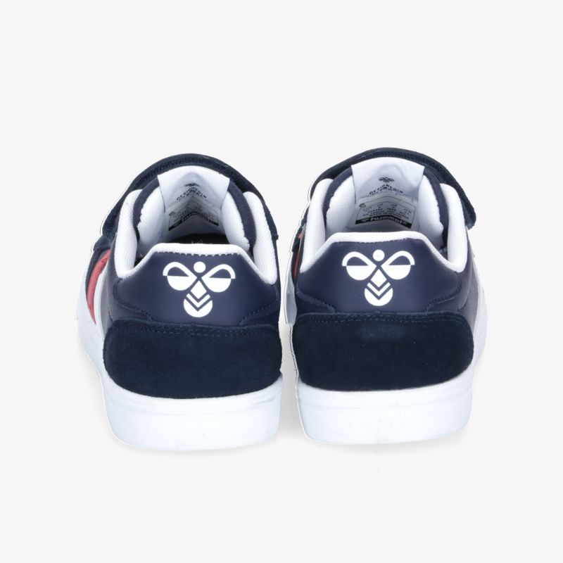 Komfortable navy Sneaker mit weißem Logo, ideal für sportlichen und modernen Freizeitstil.