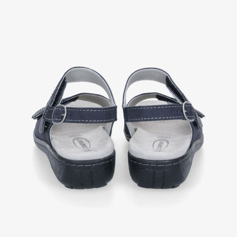 Bequeme Riemensandalen mit verstellbaren Riemen und gepolsterter Sohle für optimalen Tragekomfort.